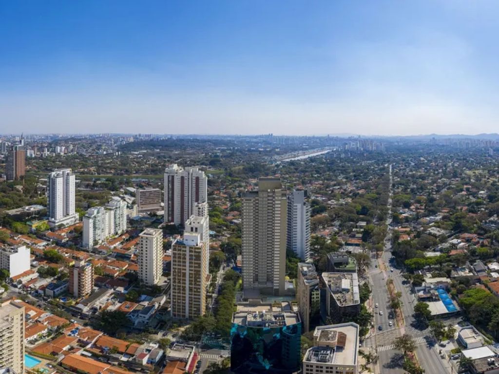 Com ruas arborizadas, clima residencial e forte presença de patrulhamento, Alto de Pinheiros é um dos bairros mais tranquilos da zona oeste.