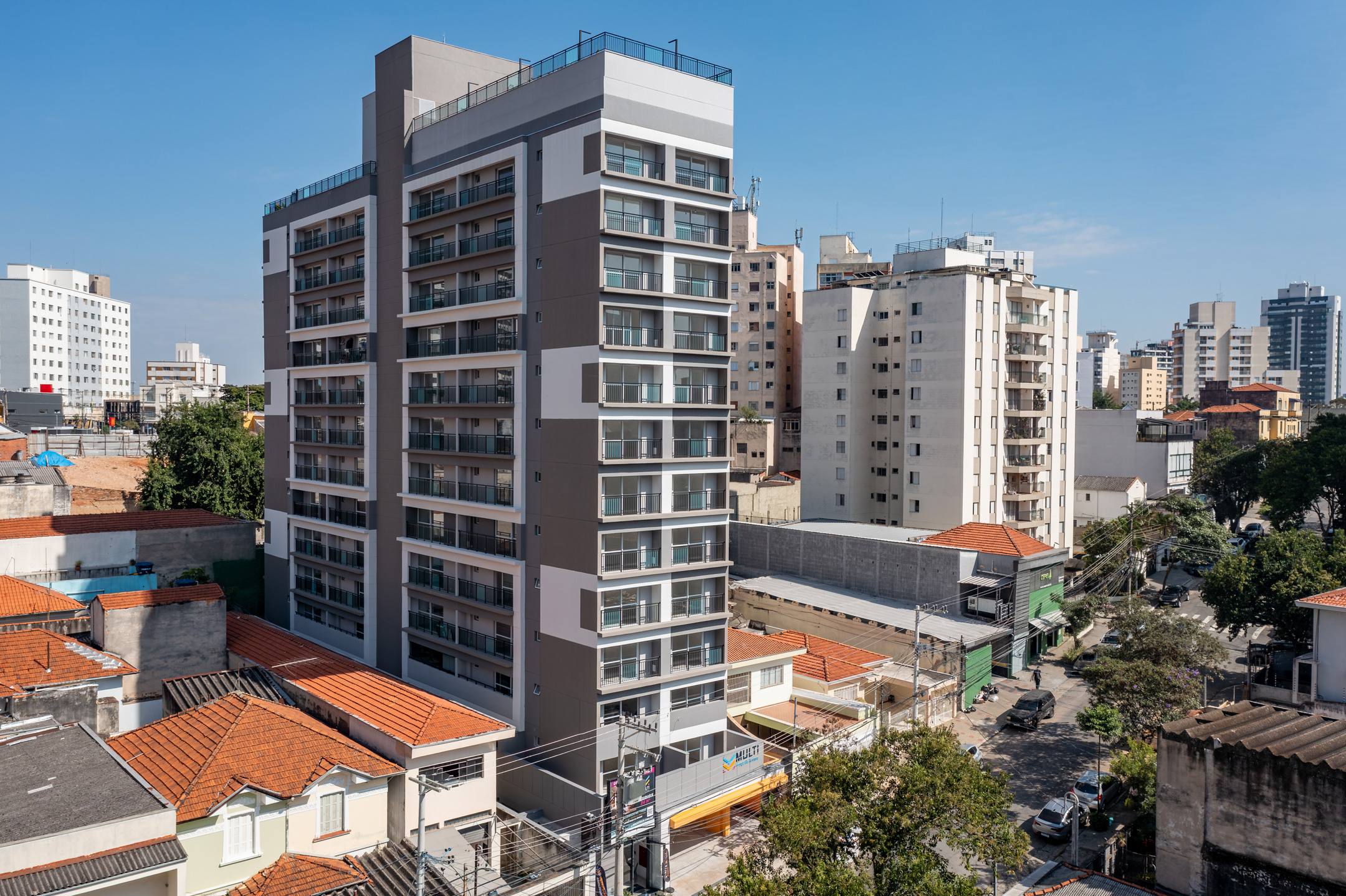 MULTI Praça da Árvore